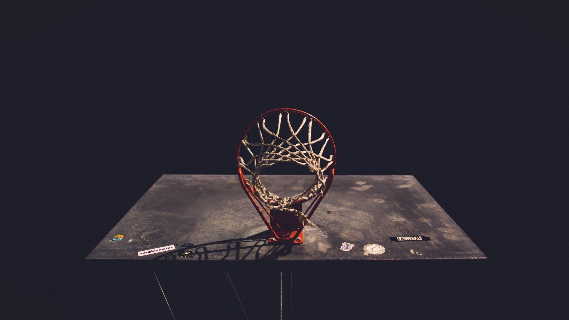 火箭新帅暗示战术大变革 哈登与韦少仅一人能留队?