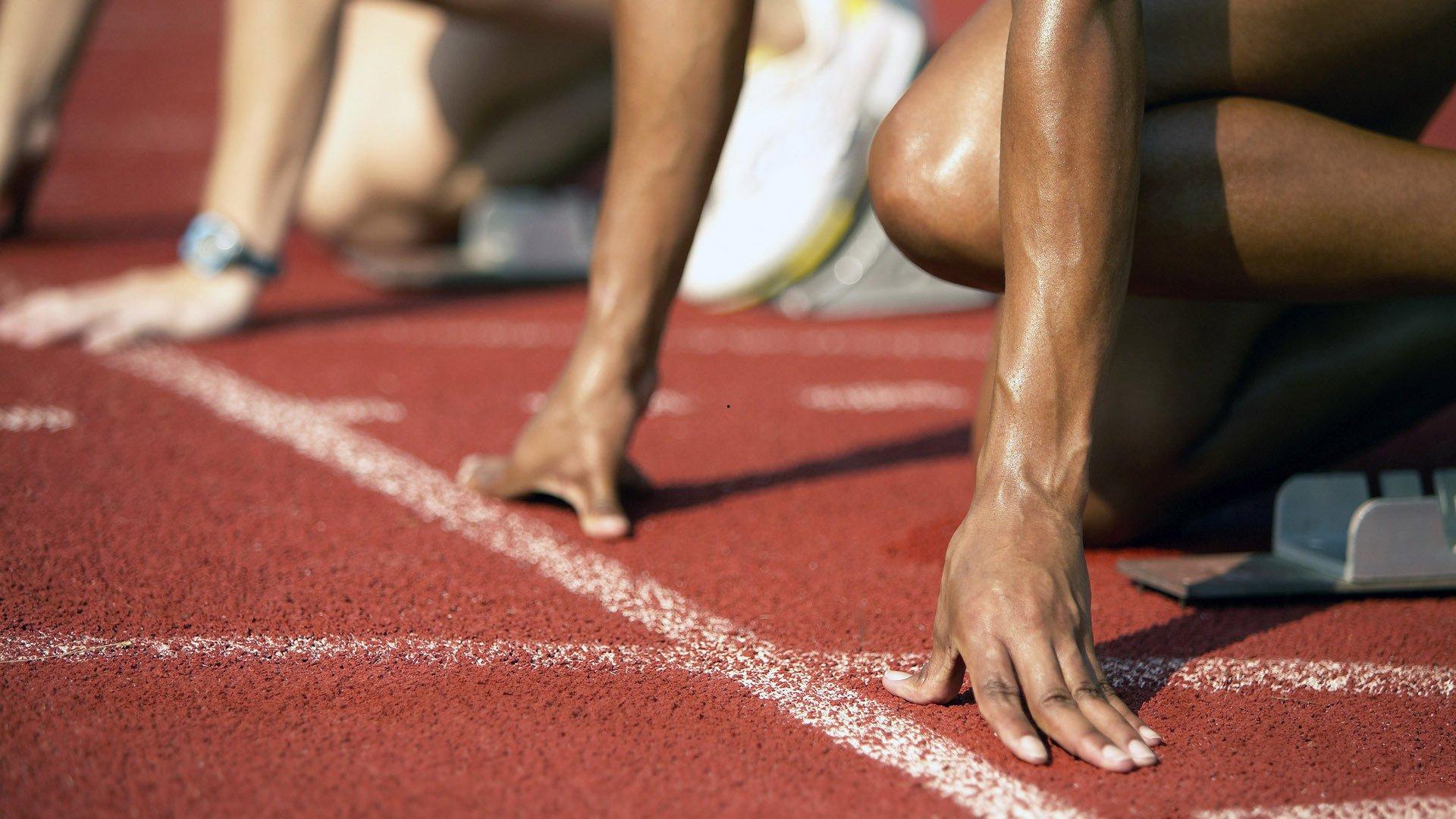 内维尔坦承误判曼城稳定性，蓝月军团用钢铁意志与华丽足球再证王者本色